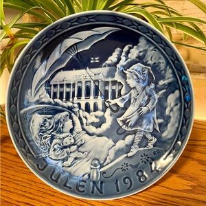 JULEN 1984 Grande Plate Porcelain Of Danmark Danish Blue # 3703 Limited Ed.
